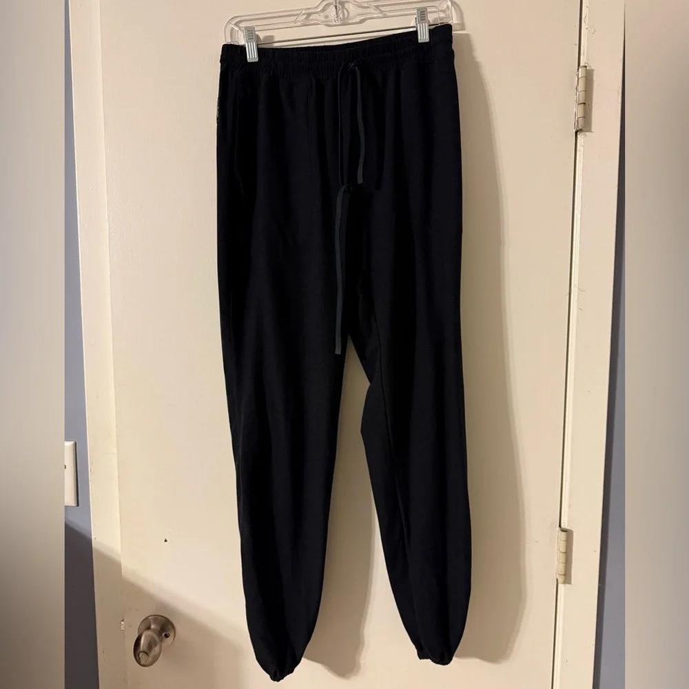 Oiselle Lux Jogger Sweatpants. Black Size Small. - Picture 3 of 7